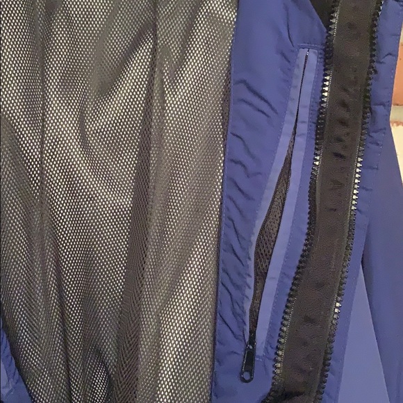 Marmot ski:snowboard jacket with removable hood. - Picture 7 of 7
